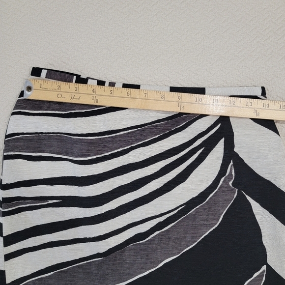NEW Ann Taylor Slik and Linen Blend Skirt Gray Black Abstract Print Size 0 - Picture 6 of 14